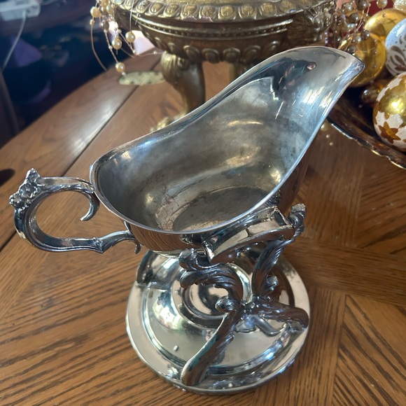 Vintage Ornate ROYAL QUALITY SILVER Tilting Gravy Boat on Stand with Warmer Tray - Picture 3 of 12